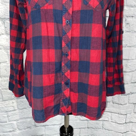 Passport 100% cotton plaid button down Longsleeve top red/navy blue sz Med women - Picture 3 of 10